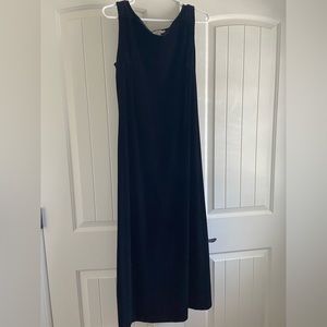 Black velvet simple dress